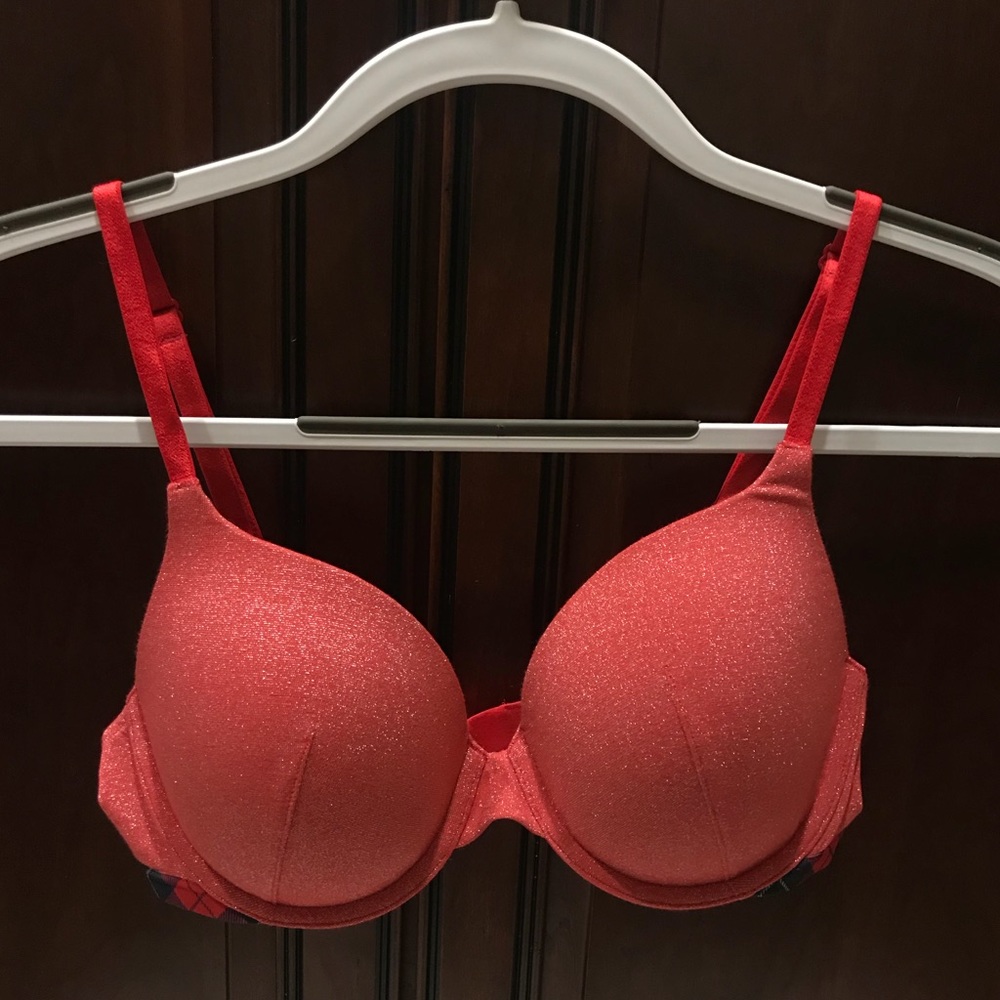 Victoria secret lined perfect coverage t-shirt bra
